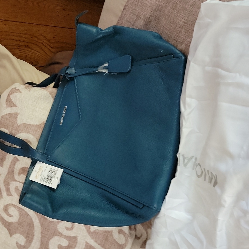 Brand Nwt Beautiful MK Tote